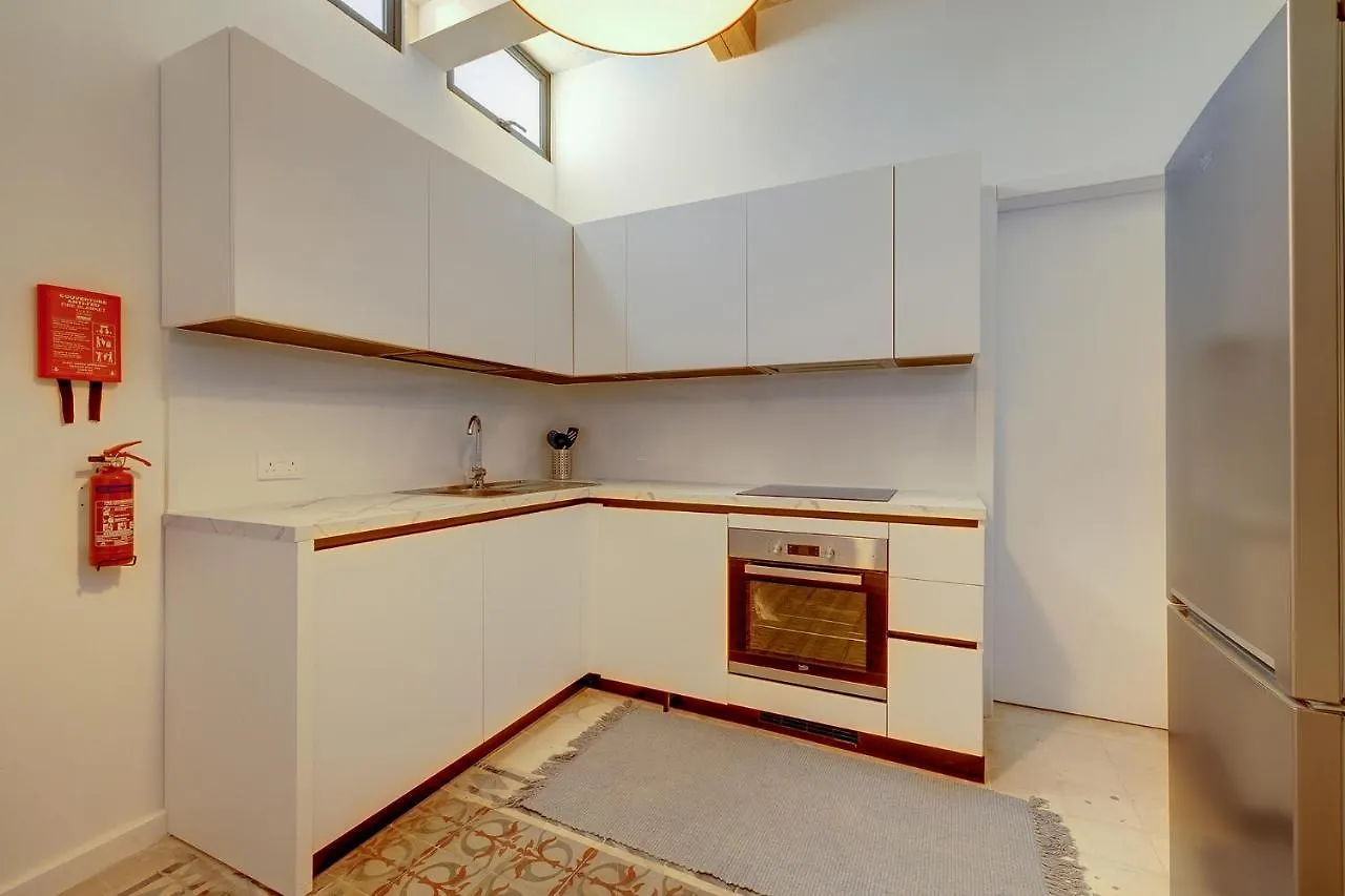 Central Family Apartment Valletta