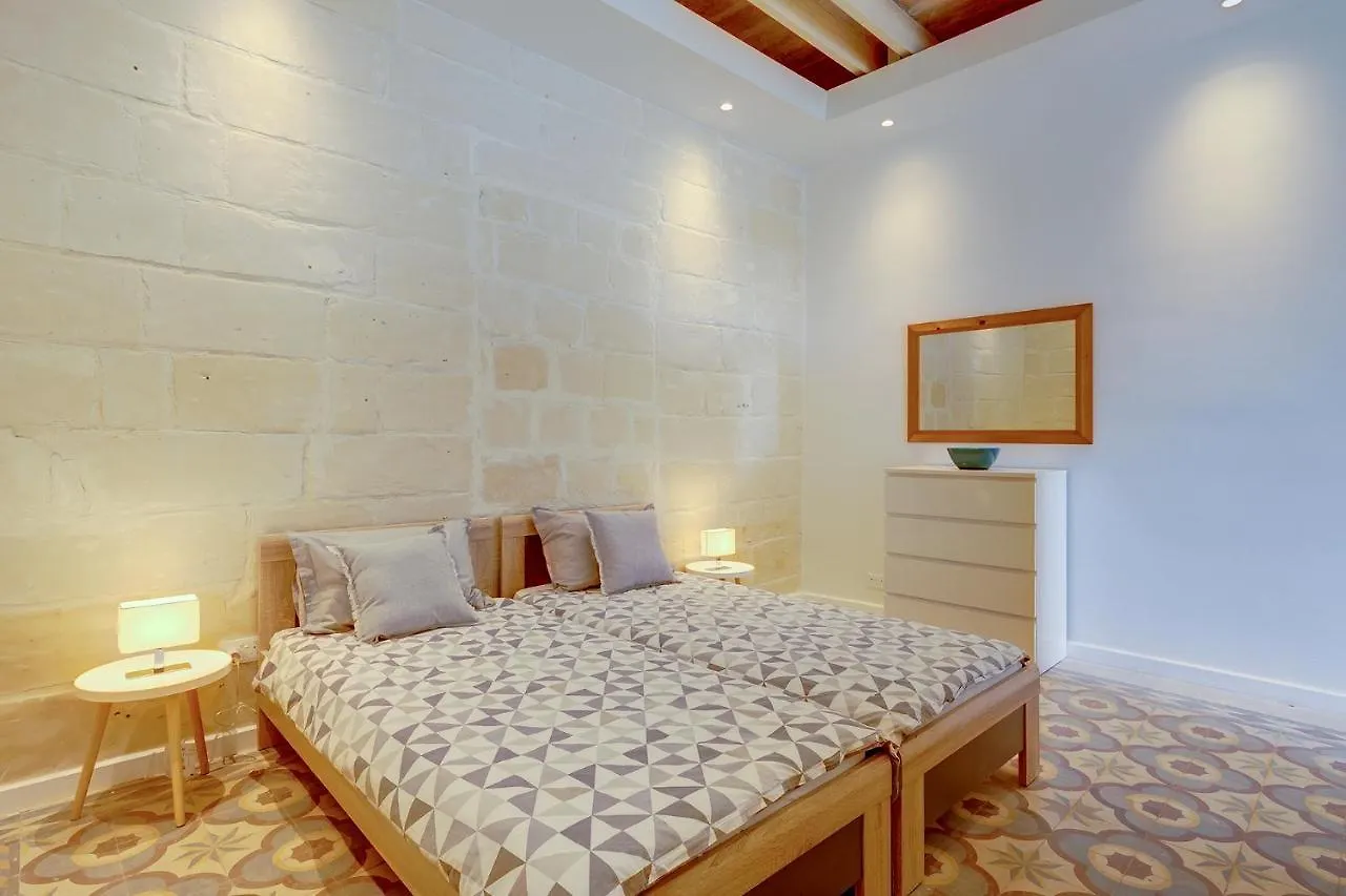 Central 2BR Apartment in La Valletta Malta