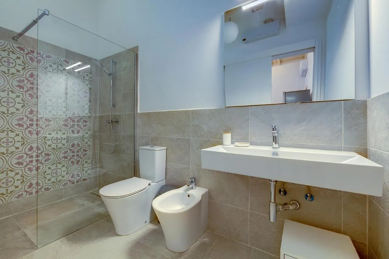 Central Family Apartment Valletta