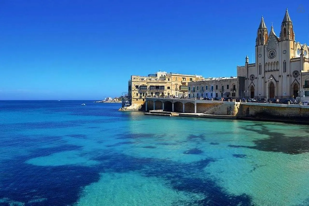 Central Family Apartment Valletta