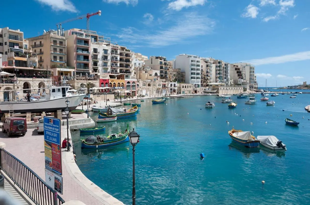 Central Family Apartment Valletta