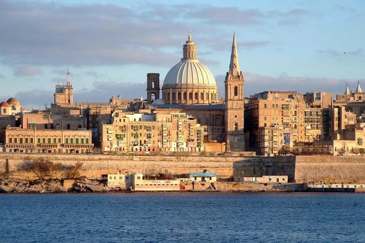Central Family Apartment Valletta
