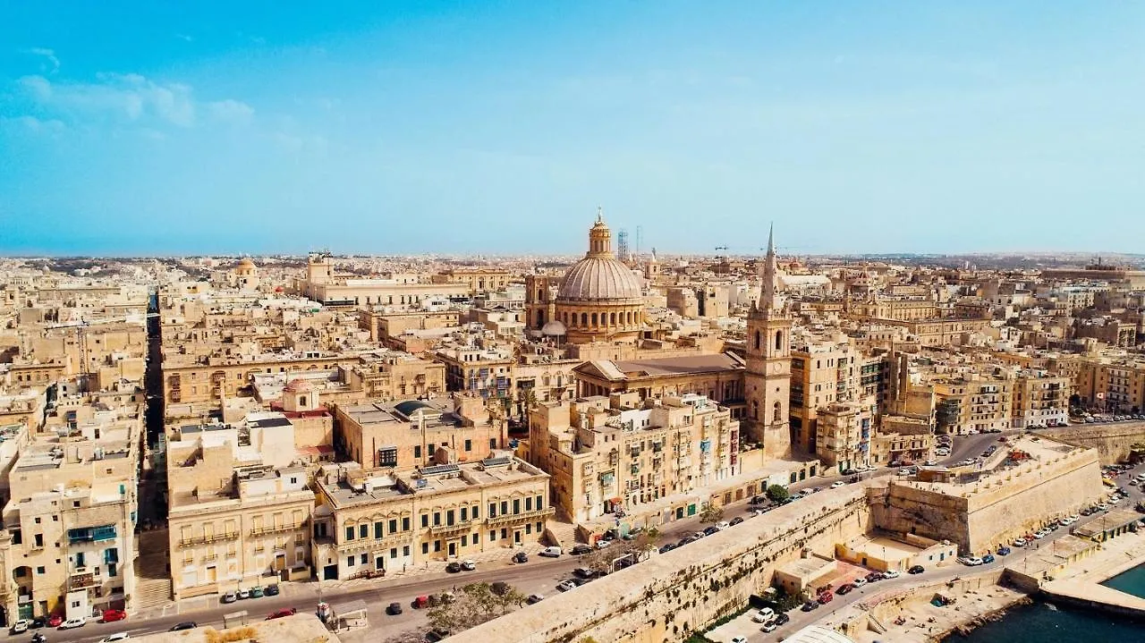 Central Family Apartment Valletta